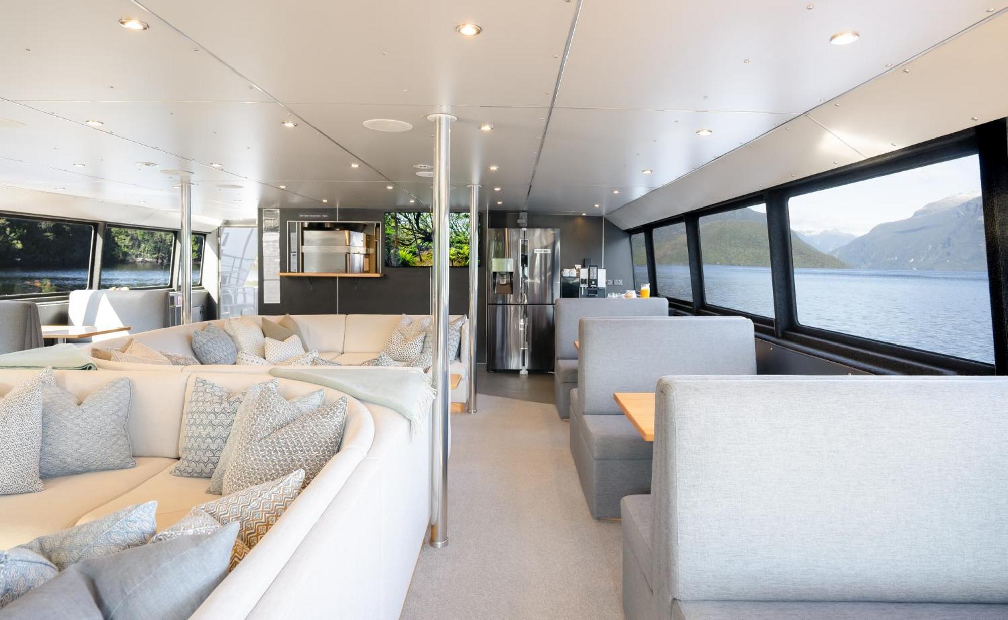 Milford Sound Overnight Cruise - Fiordland Discovery Extérieur photo