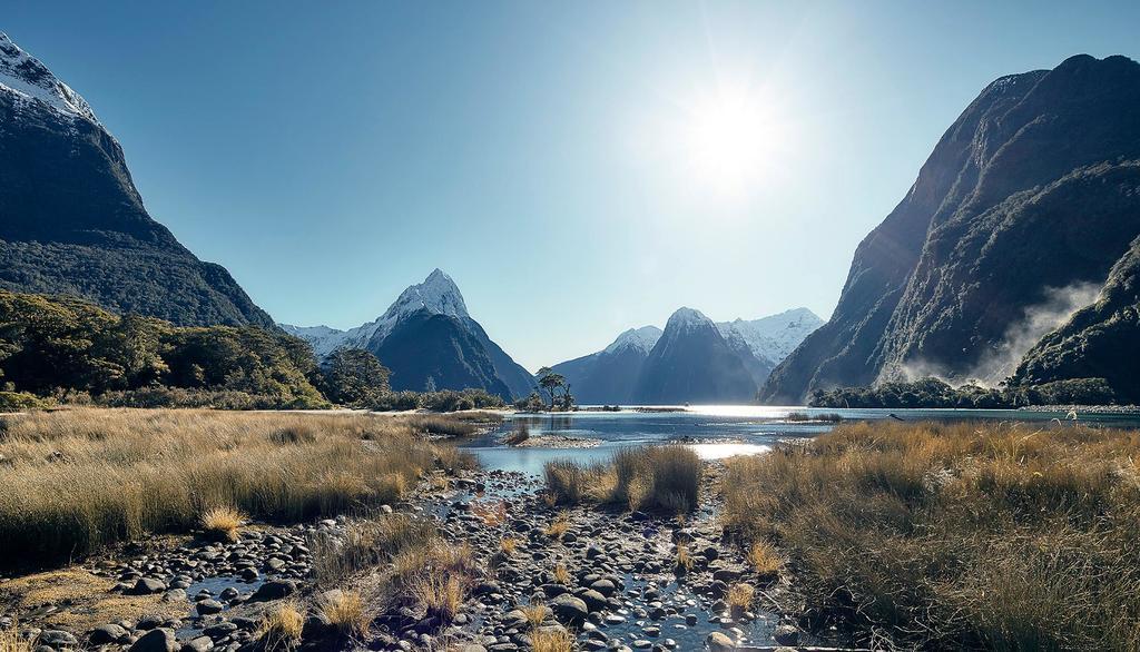 Milford Sound Overnight Cruise - Fiordland Discovery Extérieur photo